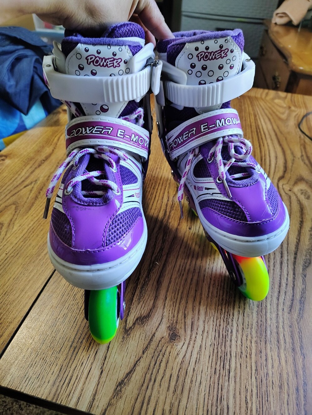 Power E-mow skates Girls purple rainbow wheel inline rollerblades size S 31-34.